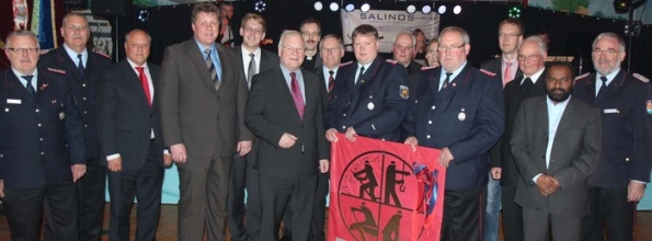 Feuerwehr und Gäste