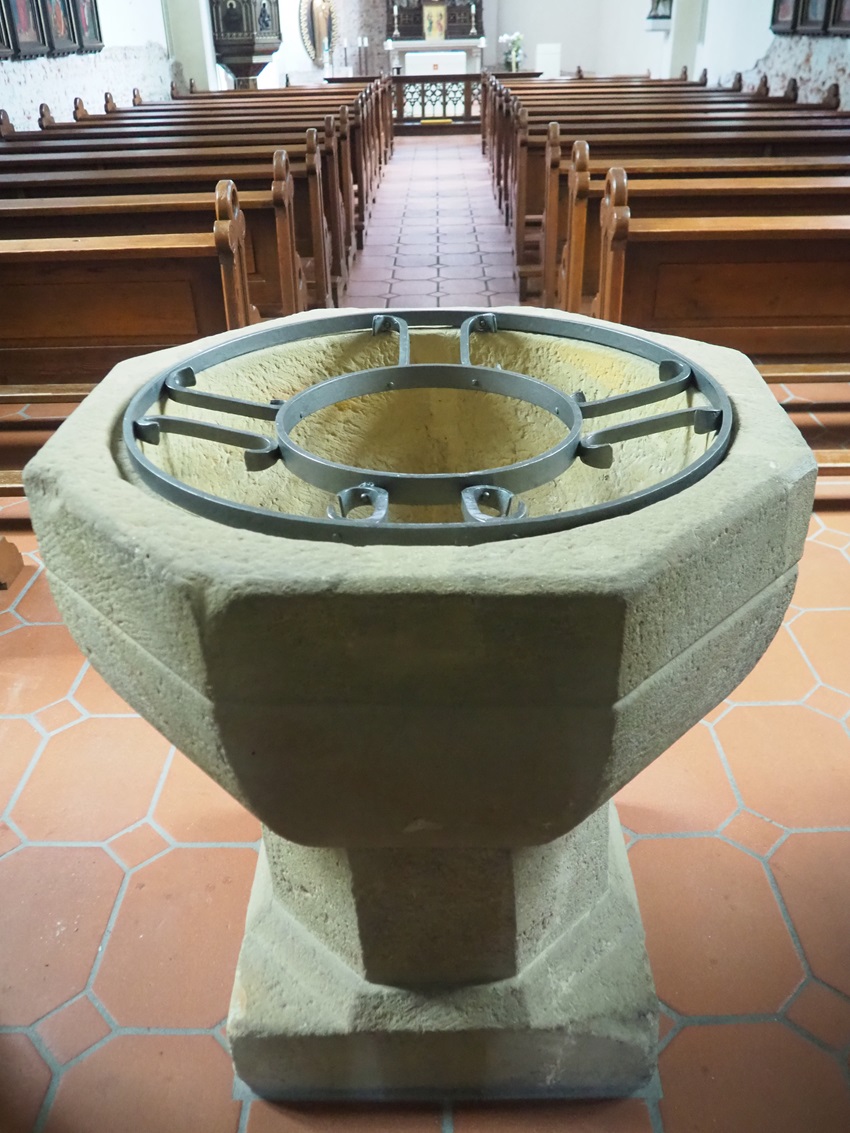 Taufbecken 850