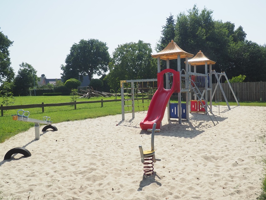 P8130449 Spielplatz Eichenweg