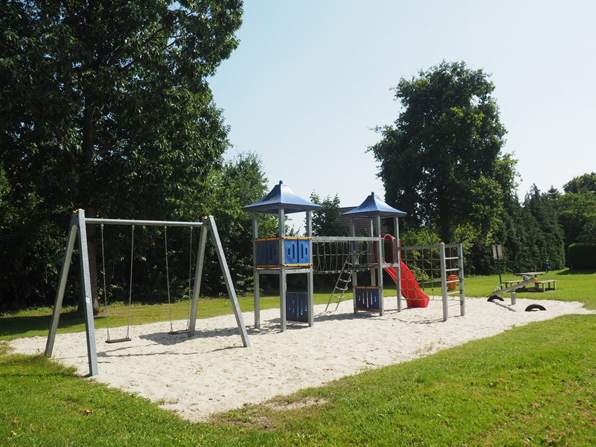 P8130497 Spielplatz Binnenlande